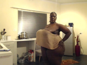 Legendary Booty Overdose: Svart SSBBW MILF klappar stort fett saftig röv