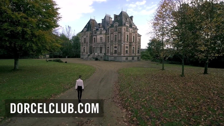Dorcel Club: Hot threesome with 2 gorgeous babes
