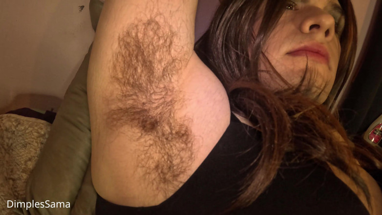 Miss Dimples: Huele Mis Axilas Peludas