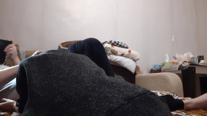 Lesbian-candys: Seks lesbian buru-buru di ranjang