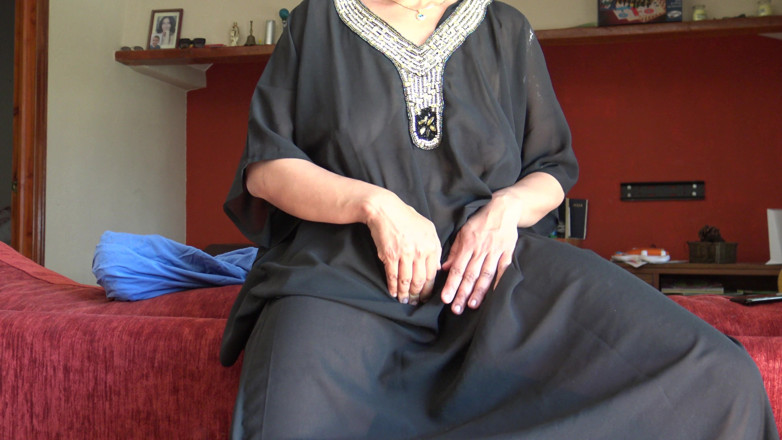 Souzan Halabi: Een Egyptische biseksuele vrouw van 55 jaar oud. Zeer harig Arabisch...