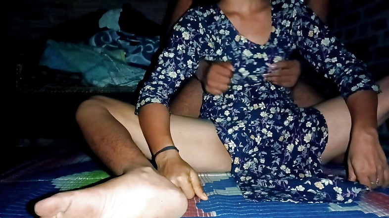 Arshad husain: Indická vysokoškolská přítelkyně má první anální sex