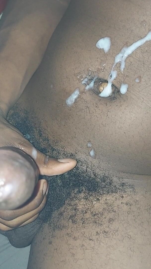 7inchMeatSlab: Air pancutan mani besar keluar dari kote hitam besar tebal...
