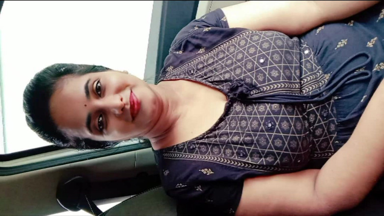 Your Arya: 美丽的女友通过送给她的金戒指被她的男朋友提议 - 印地语音频