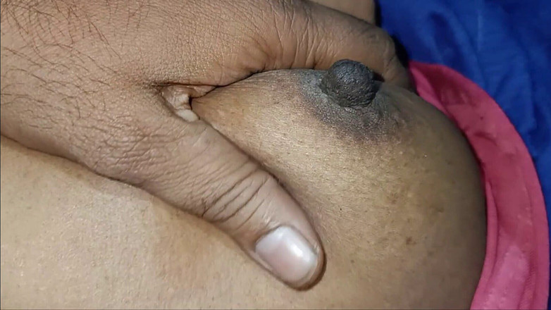 Desi Chamiya: Indische Desi Bhabhi neukpartij door Dever in hotelkamer