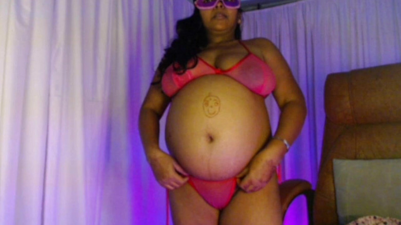 HotGirl21: セクシー妊婦のビキニショー。