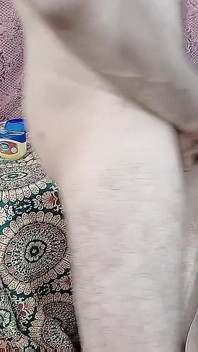 Ela sabe que sua bunda grande é a melhor para sexo anal que ela gosta de foda anal em doggystyle loud moans