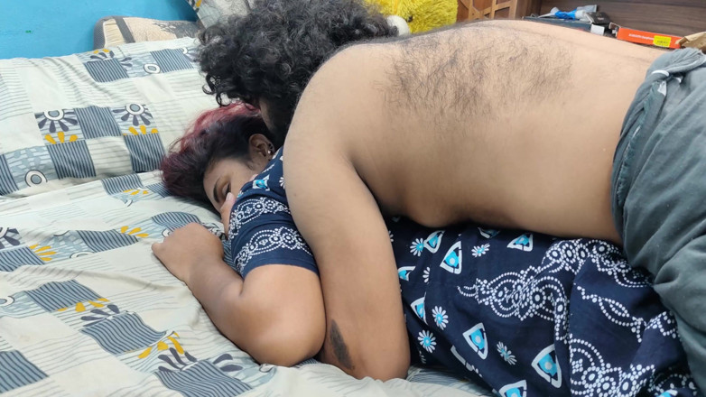 Vaigavarun45: Couple malaisien, léchage de cul sexy, romance
