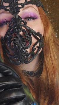 Guanti e maschera, pelle e lattice, sexy SFW video - ASMR sounding (Arya Grander)