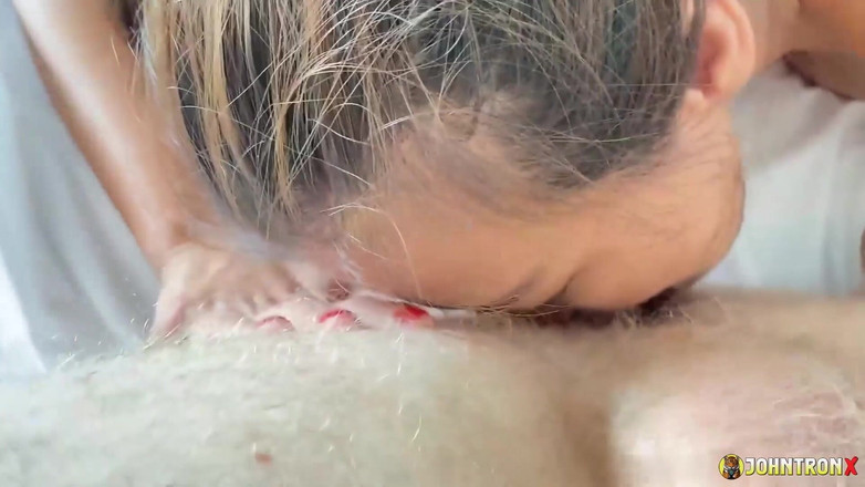 John Tron X: Johntronx - perfektní rimjob a kouření od sexy thajské holky