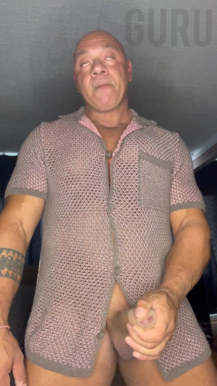 Mr. Guru: Solo wichsen, mr. guru bodybuilder papi