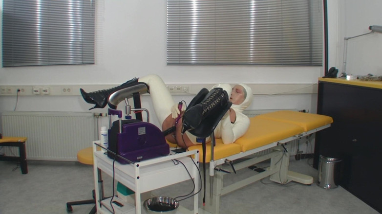 Rubber & Clinic Studio - 1ATOYS: 2 con đĩ - 2 máy làm tình