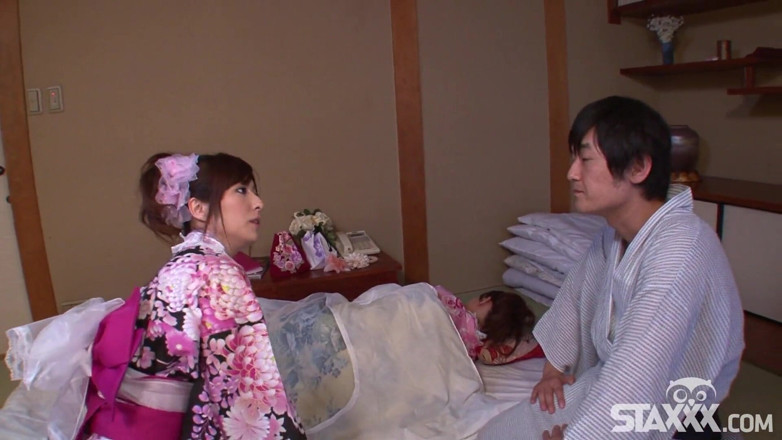 Staxxx: Japanese babe gets a hard fucking