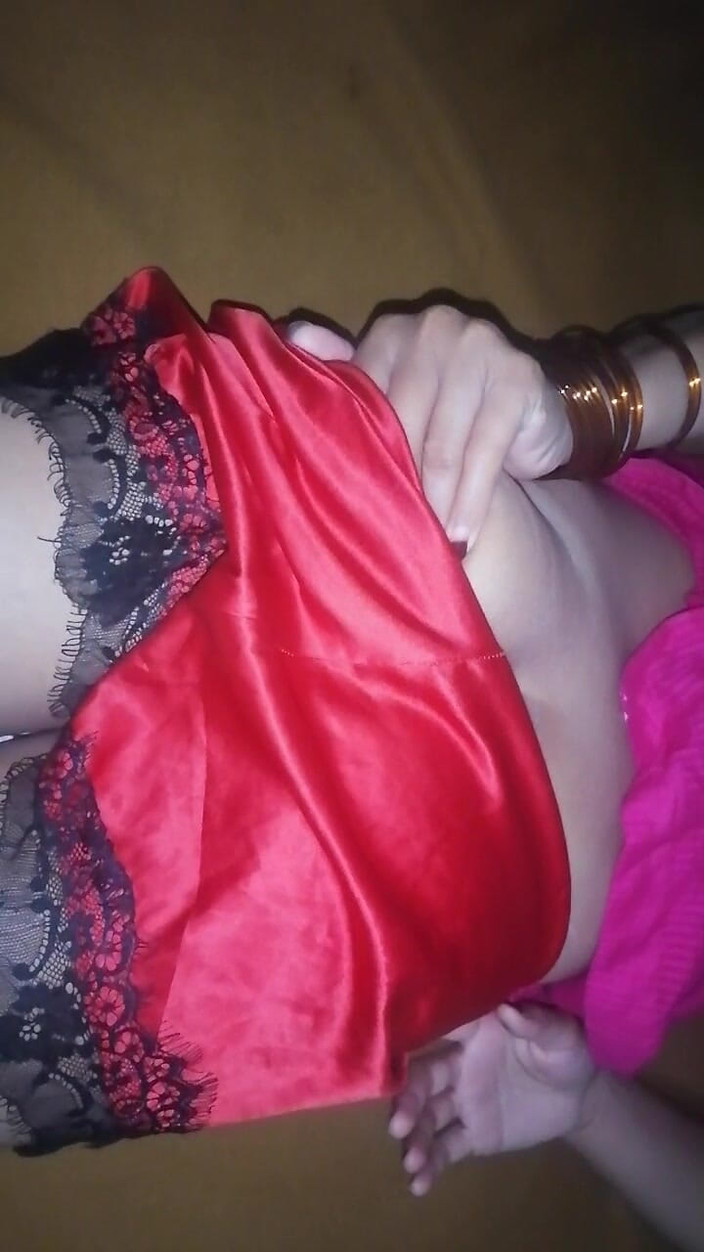 Zoya Rubab: Zoya do Paquistão primeira vez na câmera brincando com ela...