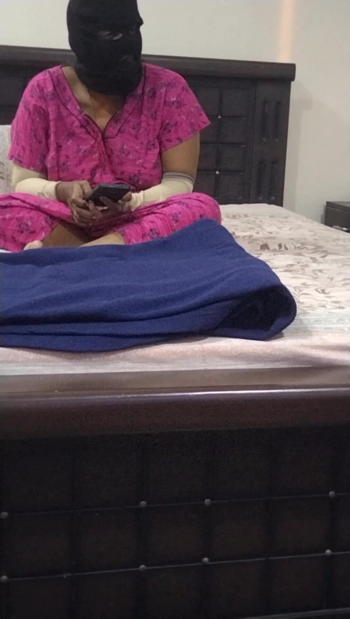 Tamil lesbian: Підготовка до послуги відеодзвінка