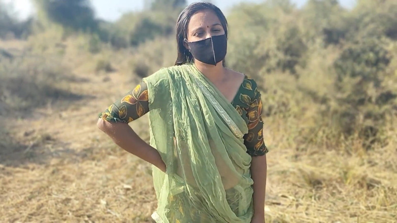 Fuckkkker: Madrastra - la cariñosa milf Soniya deja que su hijastro descuidado...