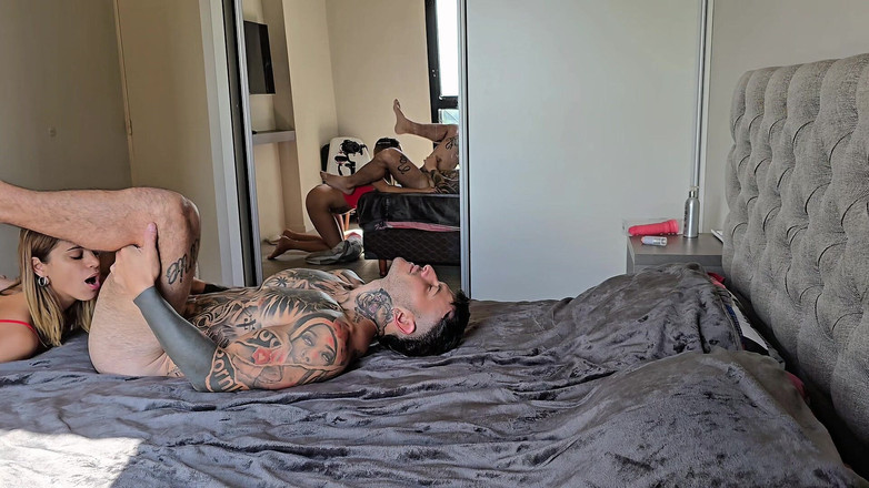 Young big apple: DI SEBALIK TABIR! Pasangan amatur melakukan hubungan seks pada waktu...