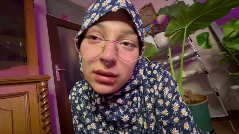 lanalovacutie: Blowjob in Hijab JOI