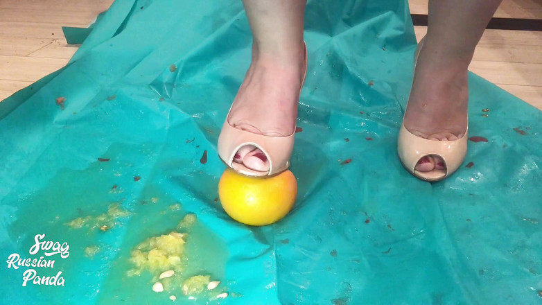 Swag Russian Panda: Rajče a oranžové drcení nohou