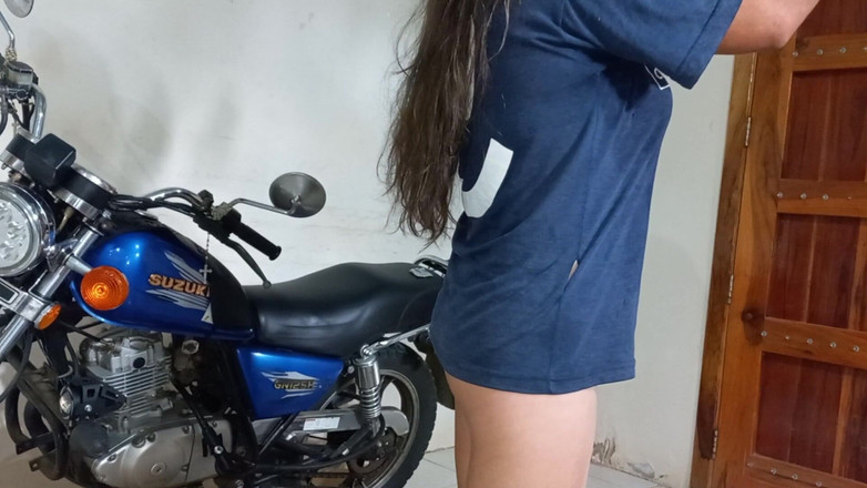 Martin13: Mechanik motocyklowy daje mi lekcje jak uprawiać seks na rowerze,...