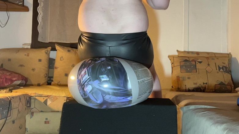 BeachBallsDuo: (cr-8) Dvě hvězdy a dvě velké koule rozdrcené našimi těžkými...