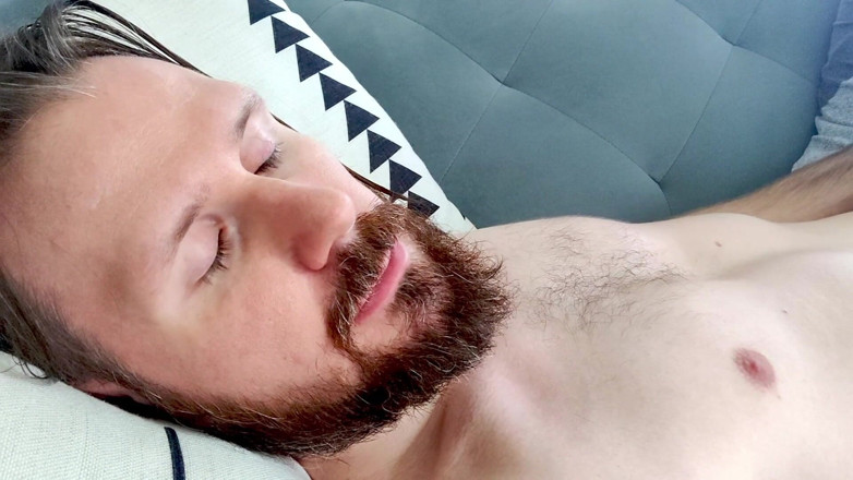 AlbinoAdonis: La serie de video sexting podría necesitar quitarme los pantalones...
