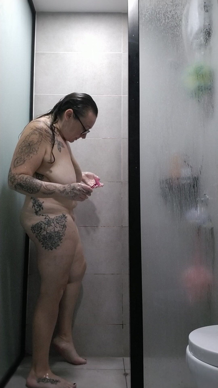 Jimbob Star Straight: Jade Shower &amp; Shave