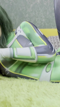 Mha: Froppy Dostal hentai sexuální panenku jako dárek od bláznivého fanouška