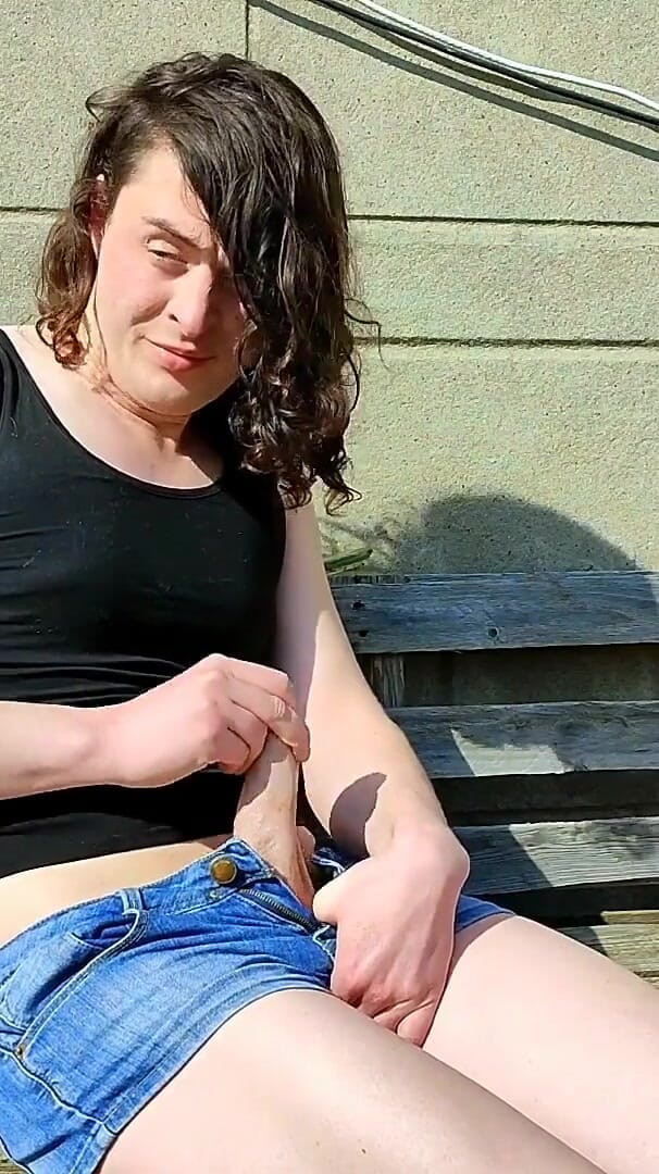 Sara outdoor masturbation (Sara non-binary)