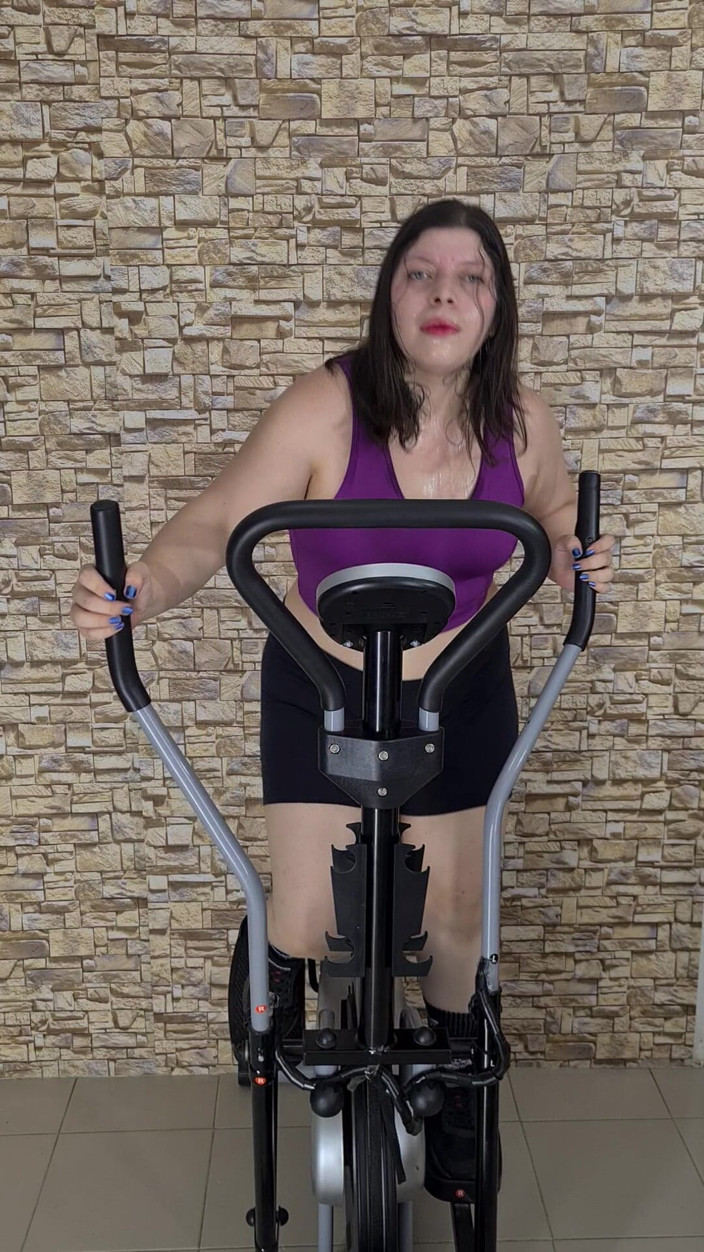Alice H: Sweat Fetish Workout