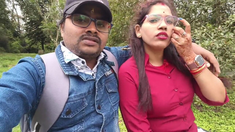 Sona bhabhi: Chica india besando escenas y tetas prensadas por su novio...