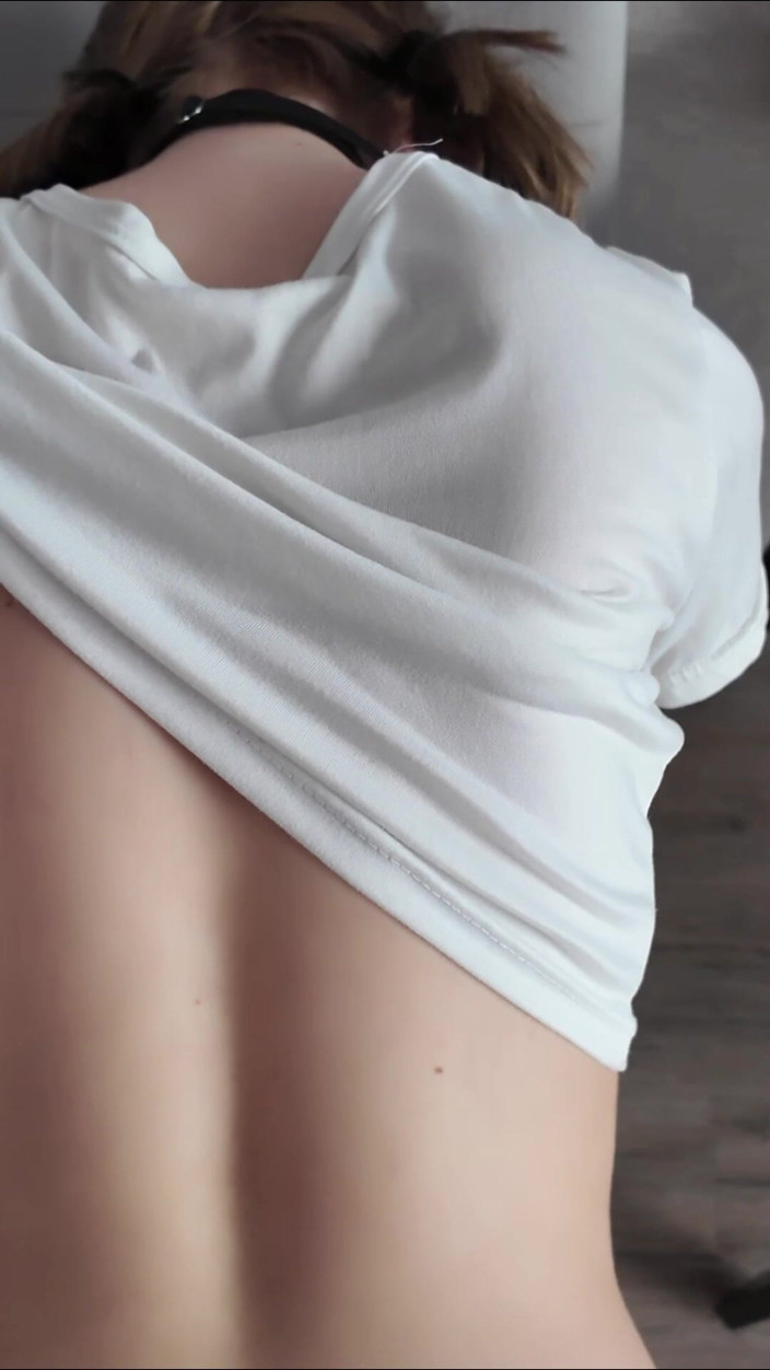 xKeryB: Alina sins si cewek seksi dengan toket besar alami lagi...