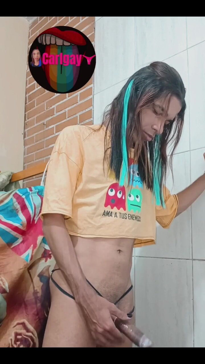 Carlos Henrique: 热辣的年轻人在避孕套里撸管并射精