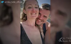Ma chatte mouillée se fait doigter à Paris à Paris et se faire baiser - nudité