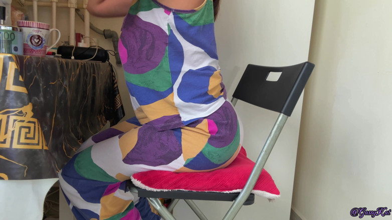 GassyKat: Coffee &amp; chair stuzzolenti sips del mattino con un potente bar...