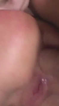 Whitney Stevens ssie lizaka i jego penisa podczas gdy w bieliźnie tiger