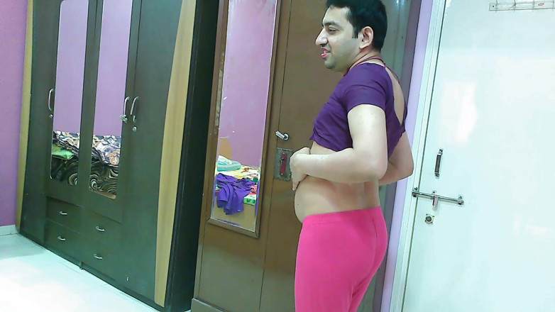Cute & Nude Crossdresser: Sladký sissy crossdresser femboy sweet lízátko v horní a těsné.