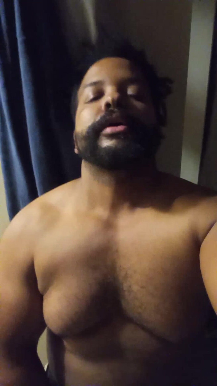 Eddie Venezuela: Chubby Bearded Bear Jacks off and Cums