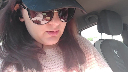 Nicoletta Embassi: Farts in a car