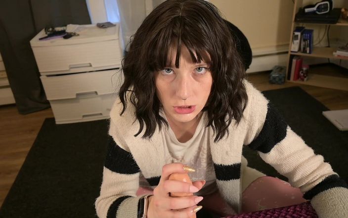 Miss Ellie Roleplay: ナイーブママのコンドーム教育