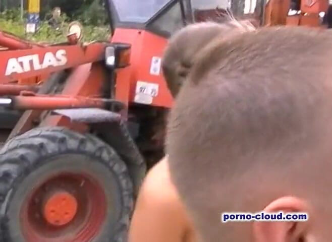 Porno Cloud: Two girls give outdoor lesson for the young boy