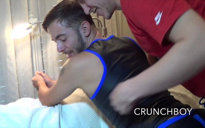 PORN FRENCH RAW FUCK CLUB X: 2315 heta Snealer och fötter dominerar i soffan