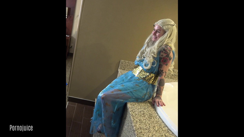 PornoJuice: बड़े स्तनों वाली Brooke lyn rose जकूज़ी में बड़े काले आदमी के साथ खेलती है