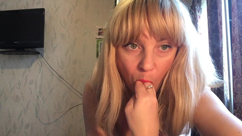 LarisaCum: For my fucker Mikki I like to finger my ass...
