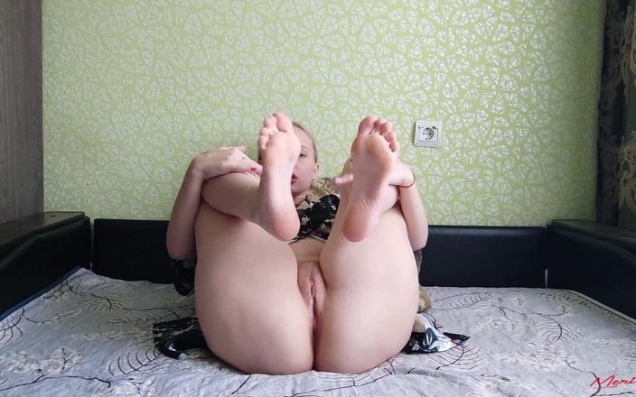 Meri Mouse: Jag vill ha sperma på mina fötter