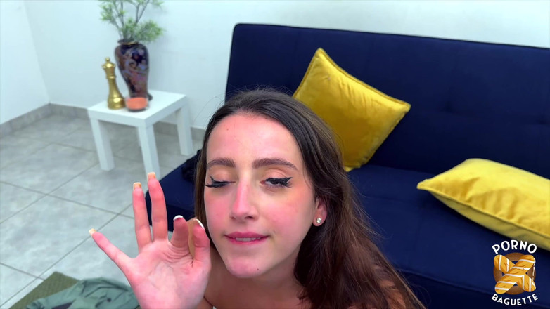 Porno Baguette: Hellolimoon, mooi meisje, heeft harde seks nodig!