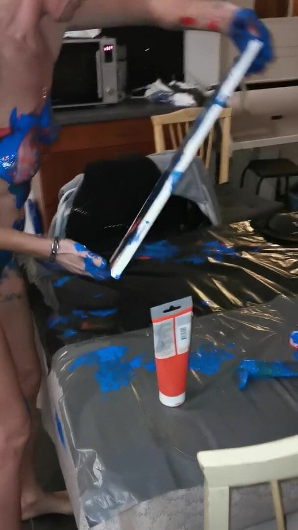 Milf Naomie7: Bröstmålning