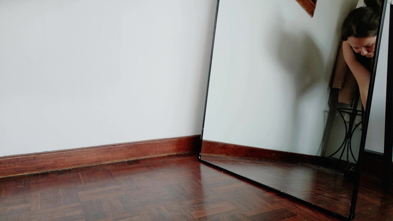 Kinky Lyrical: Hangi topuklu ayakkabılar en iyi görünüyor? Black Nylon