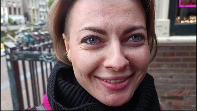 Laura Dee: Poznałem tę dziewczynę w dzielnicy czerwonych latarni w Amsterdamie i...