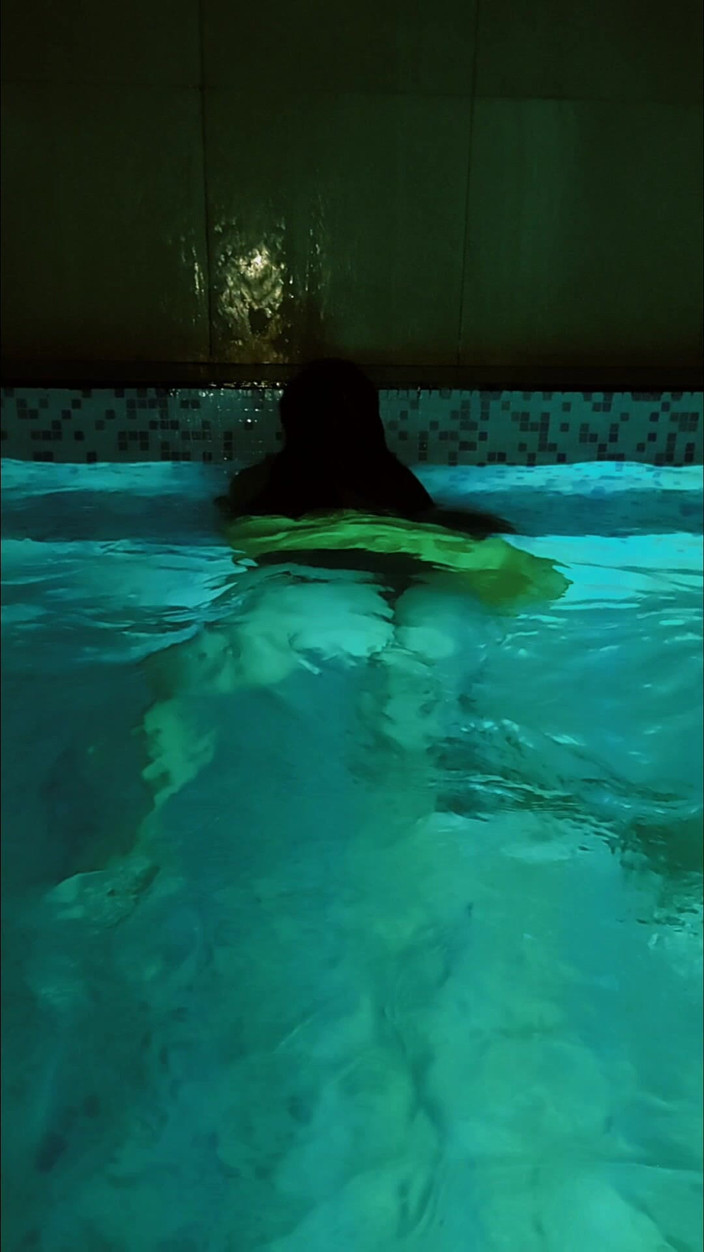 En la calle: 수영장에서